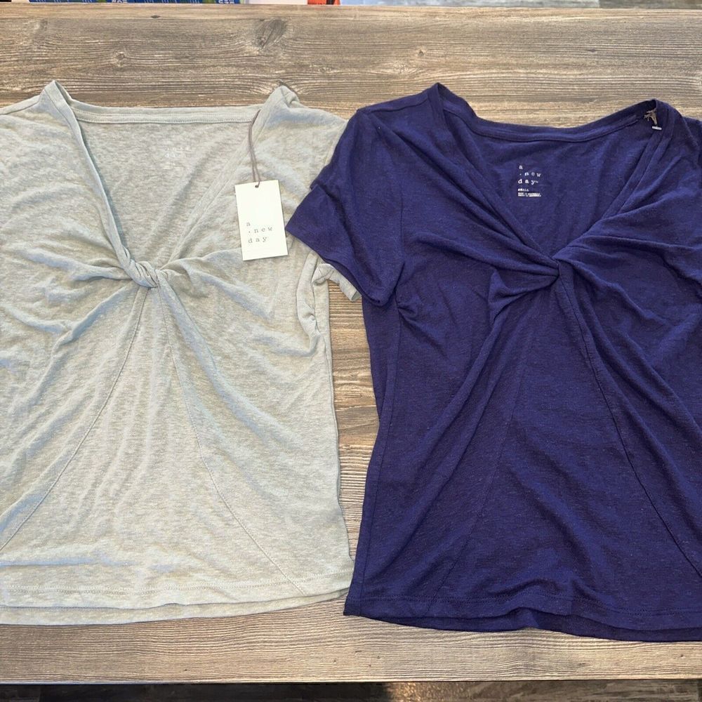 (2) Women's Short Sleeve V-Neck Linen T-Shirts - A New Day. Size Small. NWT. 3